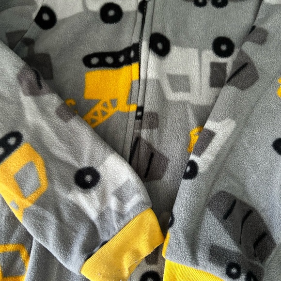 Gerber Kids Tractor Footie Pajama Set. 🚜 - Picture 5 of 8